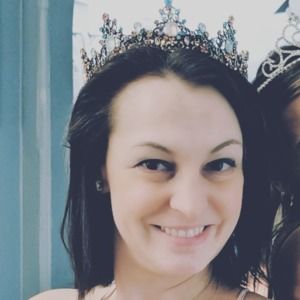 Meet your Posher, Leigh